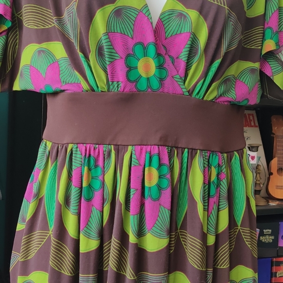 MAGGY LONDON V-Neck Dress - SZ 4 - Picture 7 of 7